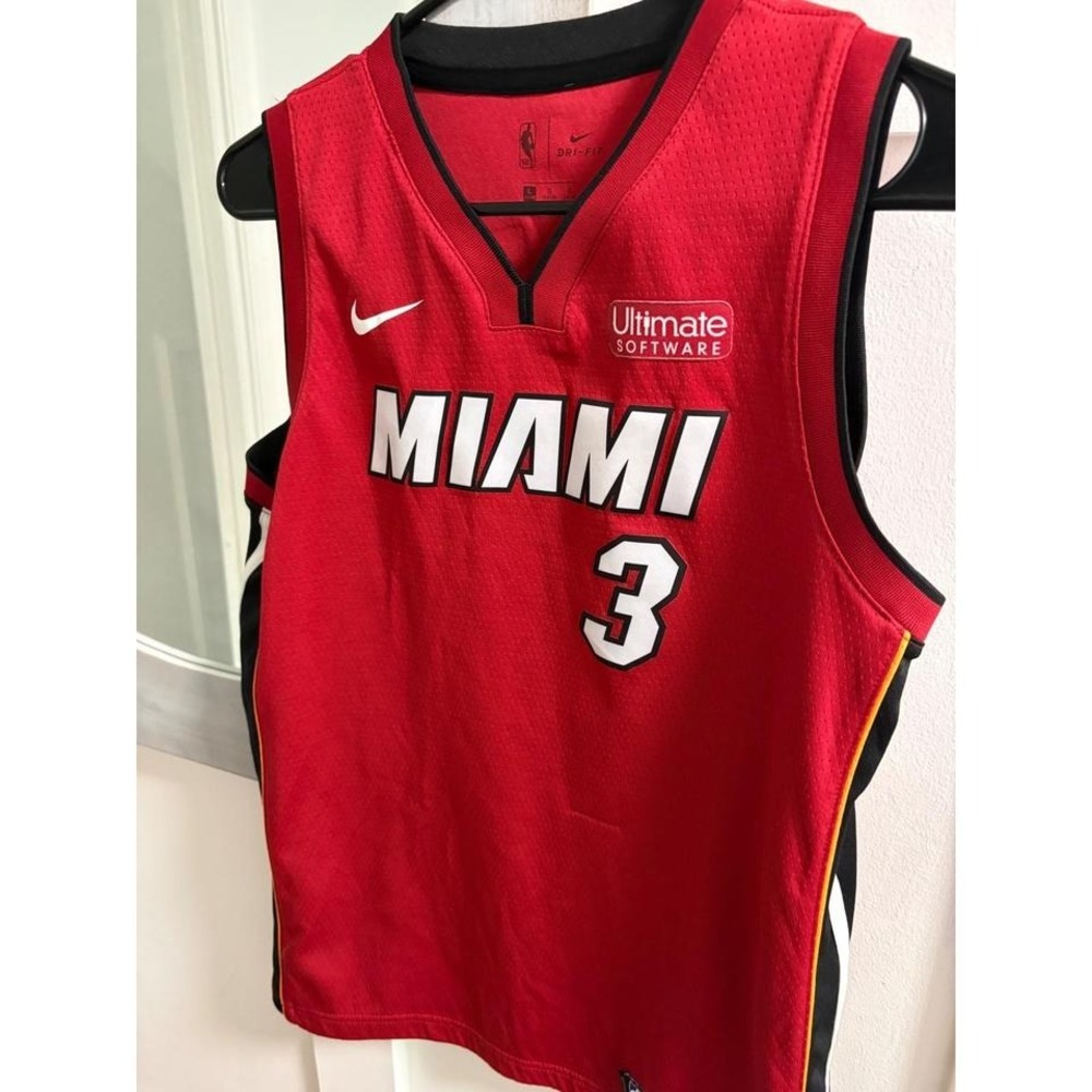 Nike Miami Heat Dwyane Wade 3 NBA Jersey Youth Large Red Icon Edition Swingman